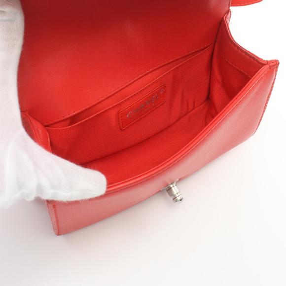 Chanel Boy Chanel Shoulder Bag Leather Shoulder Bag 17990939 in Great Condition - Picture 3 of 6